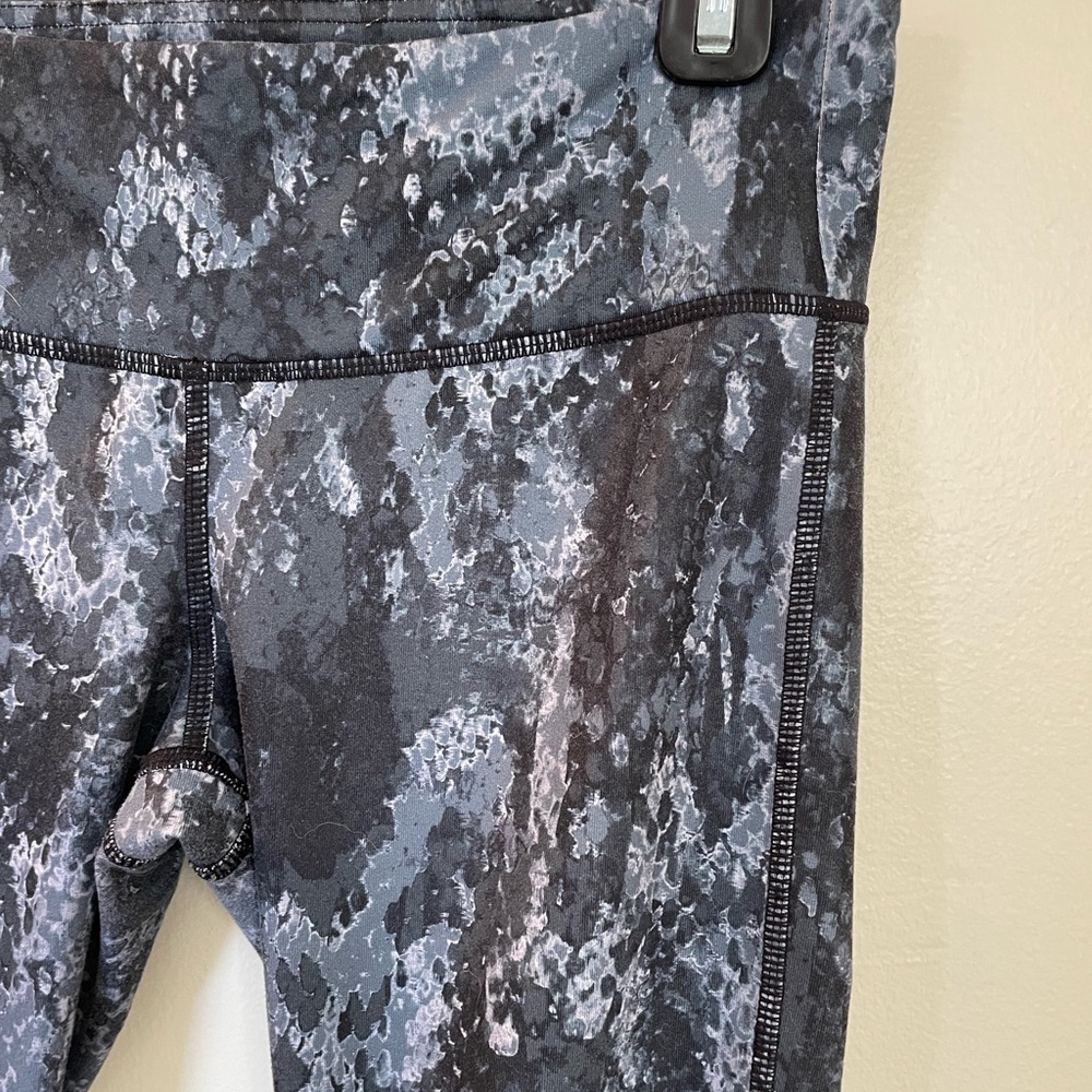 ALO | Goddess Leggings | Snake Print Black | Size XS - Picture 3 of 11